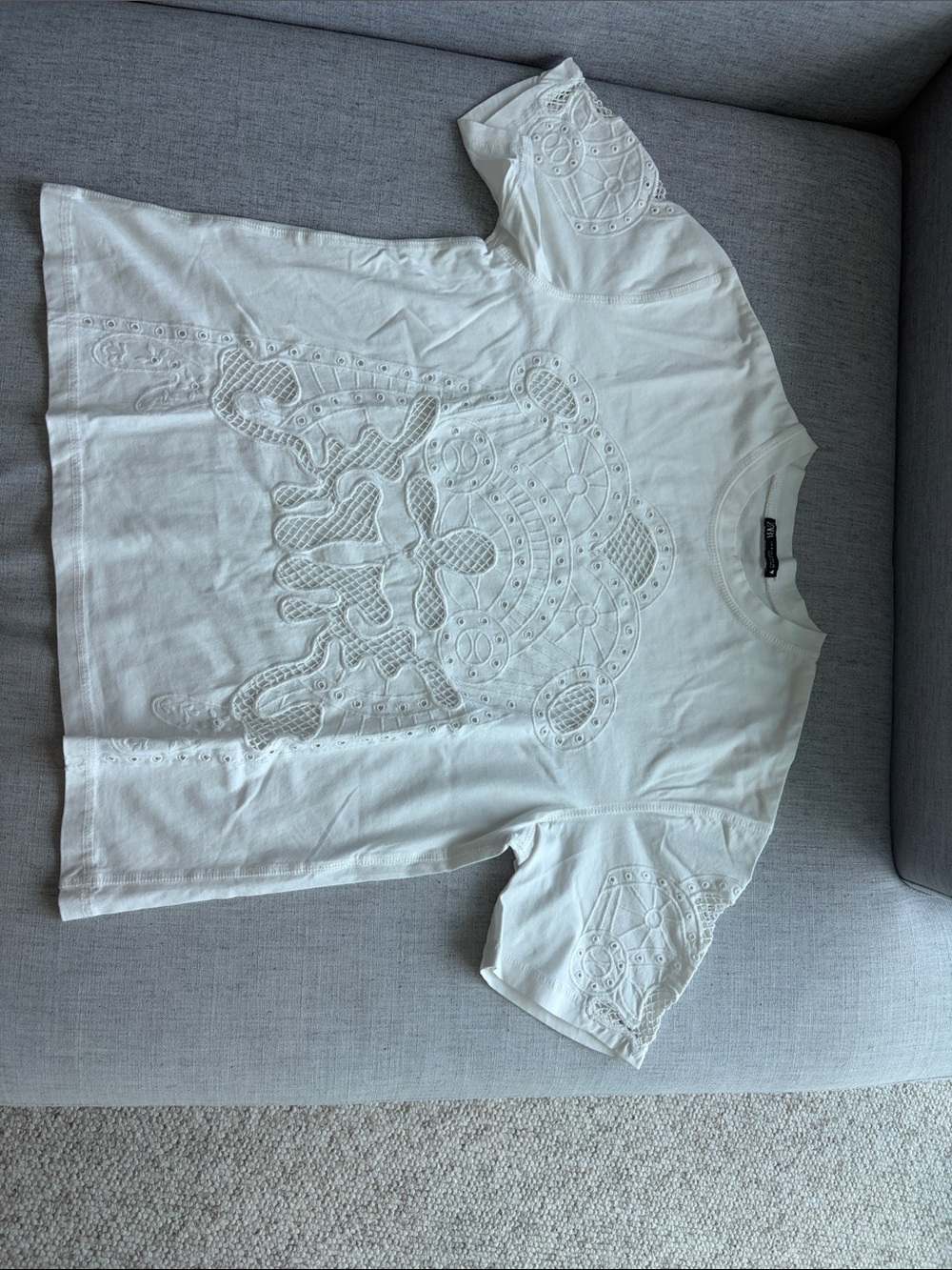 NEW Zara White Short-Sleeve Embroidered Tee